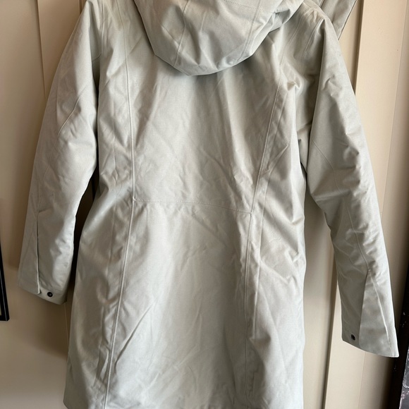 Patagonia women’s Parka Vosque 3 in 1 winter white size M We paid  $350 - Picture 3 of 3